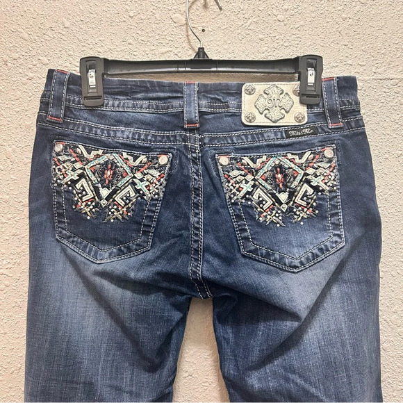Miss Me Mid-Rise Easy Crop Aztec Detail Jeans 28 - Picture 4 of 9